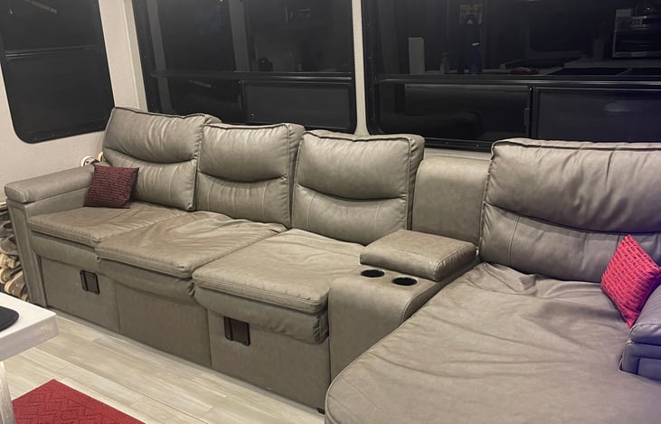 Great space to relax with the family but also turns into another queen size bed!