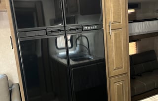 Harvey the RV - King bed & bunks, 2 A/Cs, Sleeps 8