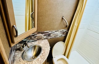 2018 Thor Motor Coach Four Winds 22B “Let’s Go!”