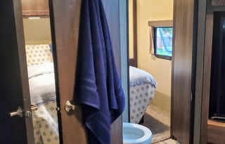 Clean & stocked! 2018 Keystone RV Outback 335CG