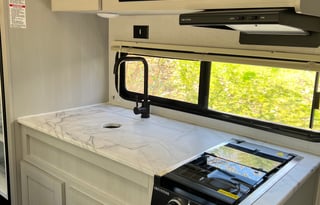 Spacious 7-Sleeper Dream on Wheels