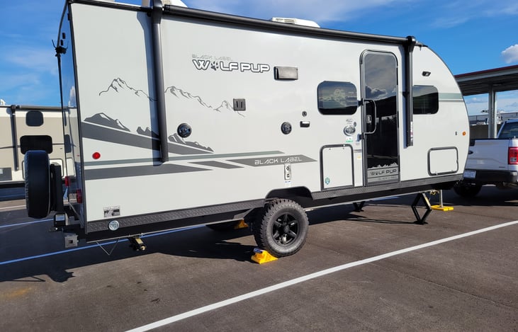 Entrance with Awning inward