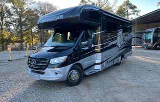 2023 Mercedes Diesel Class C Sleeps 5 Queen Bed!