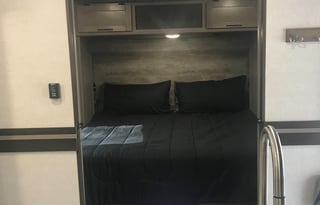 2022 CrossRoads Sunset Trail KING BED DUAL AC's