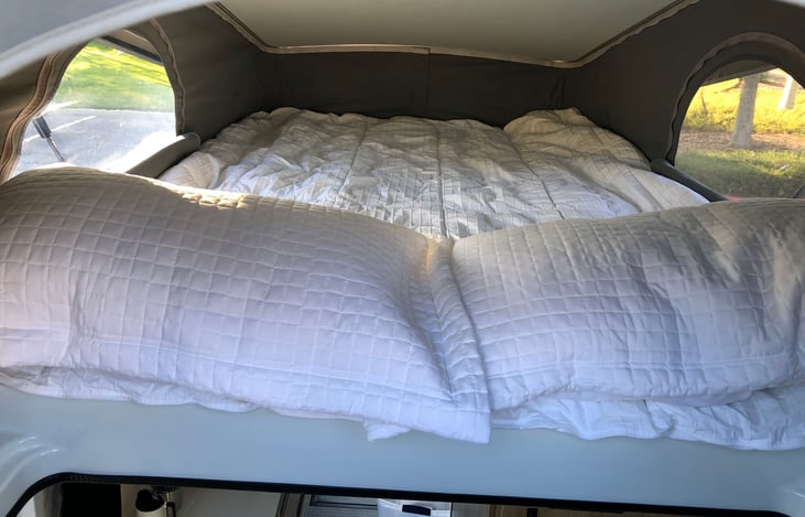 Pop up bed is comfy and big