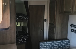 2018 Dutchmen RV Coleman Lantern Series 215BH