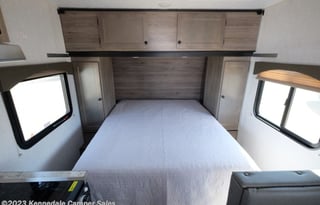 19'! Light! Comfy! Sgl. or Small Family! Delivery!