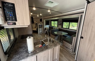 Golden Getaways Family RV – Sleeps 8 - 10