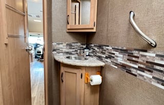 2018 28ft Thor Motor Coach Freedom Elite