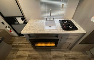 Dutchmen Coleman 17B Camper - Lightweight!