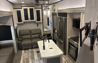 Hamilton's Hangout 3- Bunkhouse Beauty-NO PETS