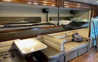 Home Away from Home - Bunkbed / 2 full Baths