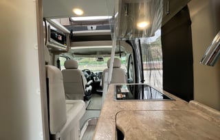 Fully Loaded Pet Friendly Sleeps 4 with AC!