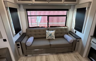 2025 Montana High Country 385 BR