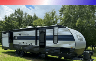 2022 Cherokee - Bring the kids!! Sleeps 9!!