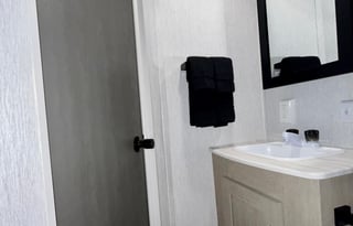 Family Getaway! 5 STAR RATING! (DELIVERY ONLY)