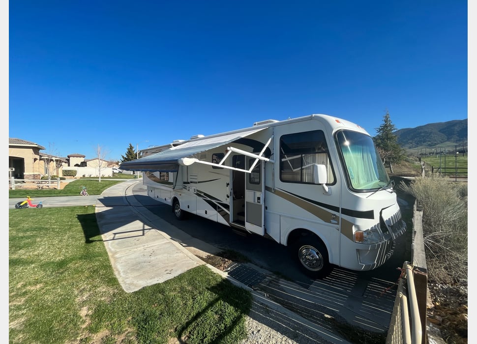 Class A Motor Home rentals in Atascadero