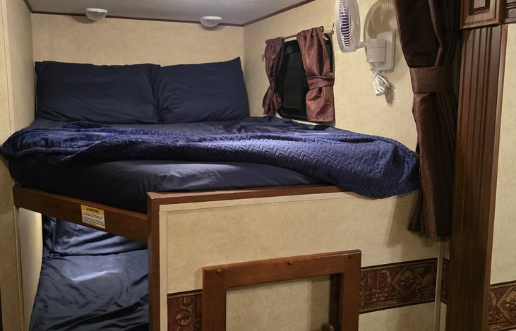 Top Bunkbed, with oscillating Fan