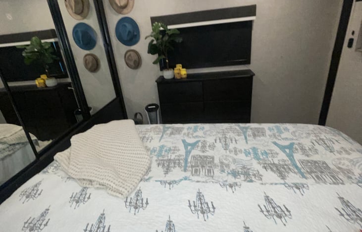 Luxury Master King Size Bed