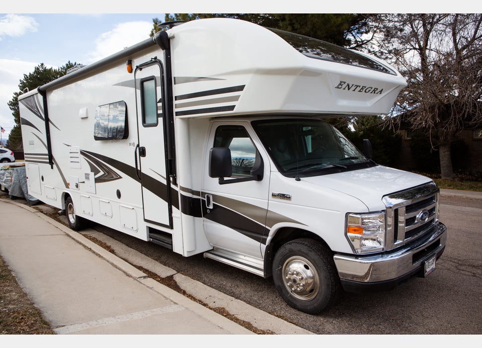 Class C Motor Home rentals in Springville