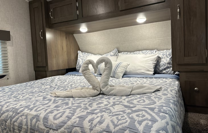 King size Bed