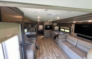 Hurricane 34R: DreamMaker.  Satellite TV