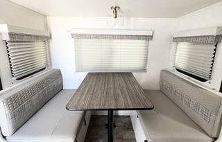 Intimate Camper for Lovers!