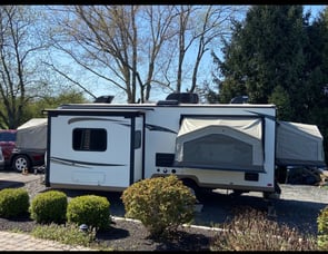 Forest River RV Flagstaff Shamrock 233S