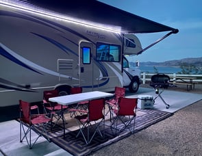 Thor Motor Coach Freedom Elite 26HE