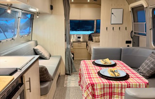 Airstream Glamping in Style/Remote OfficeStarlink