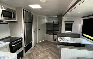 2022 Sleep 8, Dble bunks,Out Door kitchen