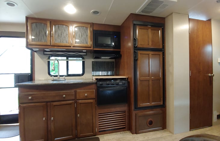 Nice double sink kitchen with microwave!