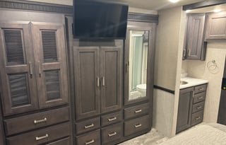 2023 Thor Challenger 37DS