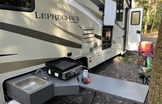 Pocket-Friendly Paradise: Spacious + 125 Miles