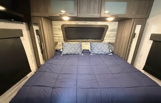 2021 Dutchmen RV Kodiak Ultimate 3321BHSL