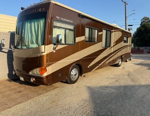 Freightliner Fleetwood Excursion