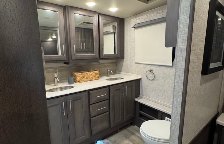 Primary Suite Bathroom