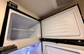 TWO HEARTS, ONE CAMPER: MOUNTAIN VIEWS