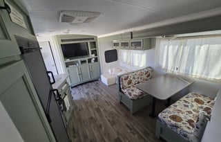 Spacious Family Bunkhouse • 2 BATHROOMS • 2 A/Cs