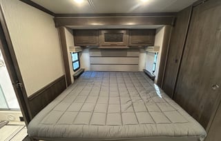 Luxury 41’ Coachmen - 2 full bath, Diesel RV | A-2