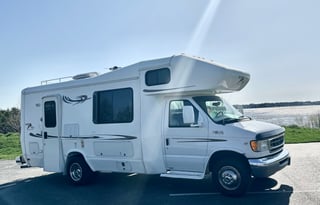 2002 Born Free Easy Drive First Class RV