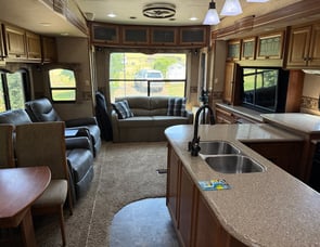 Heartland Bighorn 3185RL