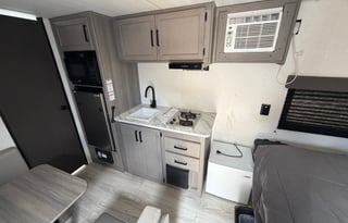2025 Keystone Hideout - Modern, Cozy & Easy to Tow
