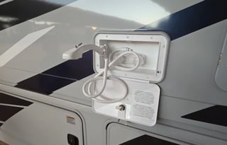 2024 Fleetwood Flair – Ultimate Luxury on Wheels!