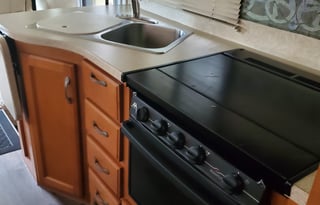 2008 Four Winds RV Hurricane 34B