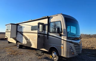 Crump's Fleetwood Storm 35SK Class A Dream