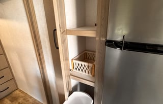 Modern Fifth Wheel – Your Home on the Road