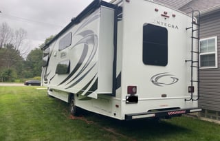 '21 Entegra Odyssey 31F | Stocked |Sleeps 8| Bunks