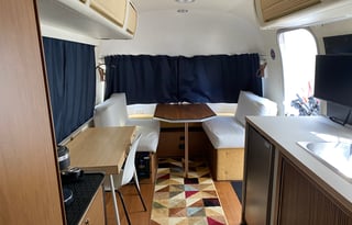 Airstream in 2 colors! Stand out!