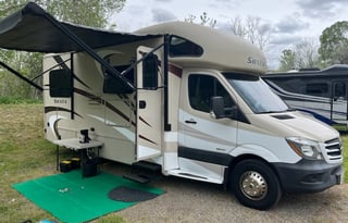 Marco & Gina's Mercedes Luxury RV- NO BURNING MAN